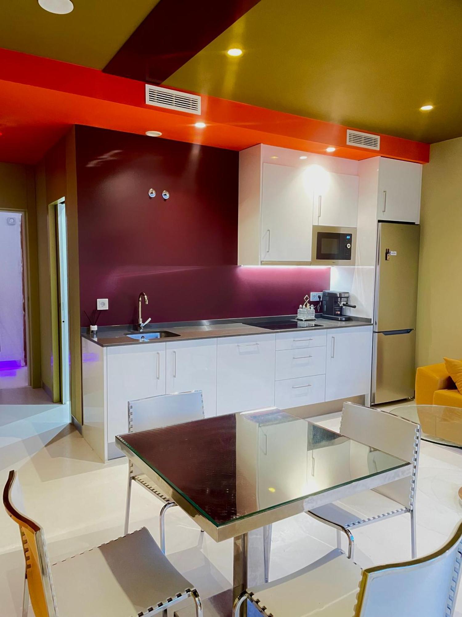 Lahola Glam Suites ตอร์เรโมลิโนส ภายนอก รูปภาพ