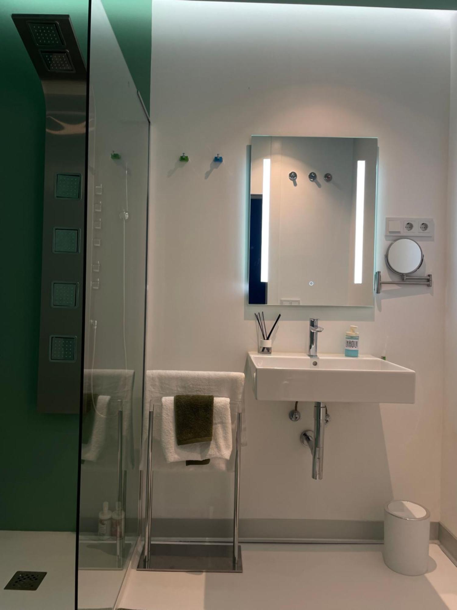 Lahola Glam Suites ตอร์เรโมลิโนส ภายนอก รูปภาพ