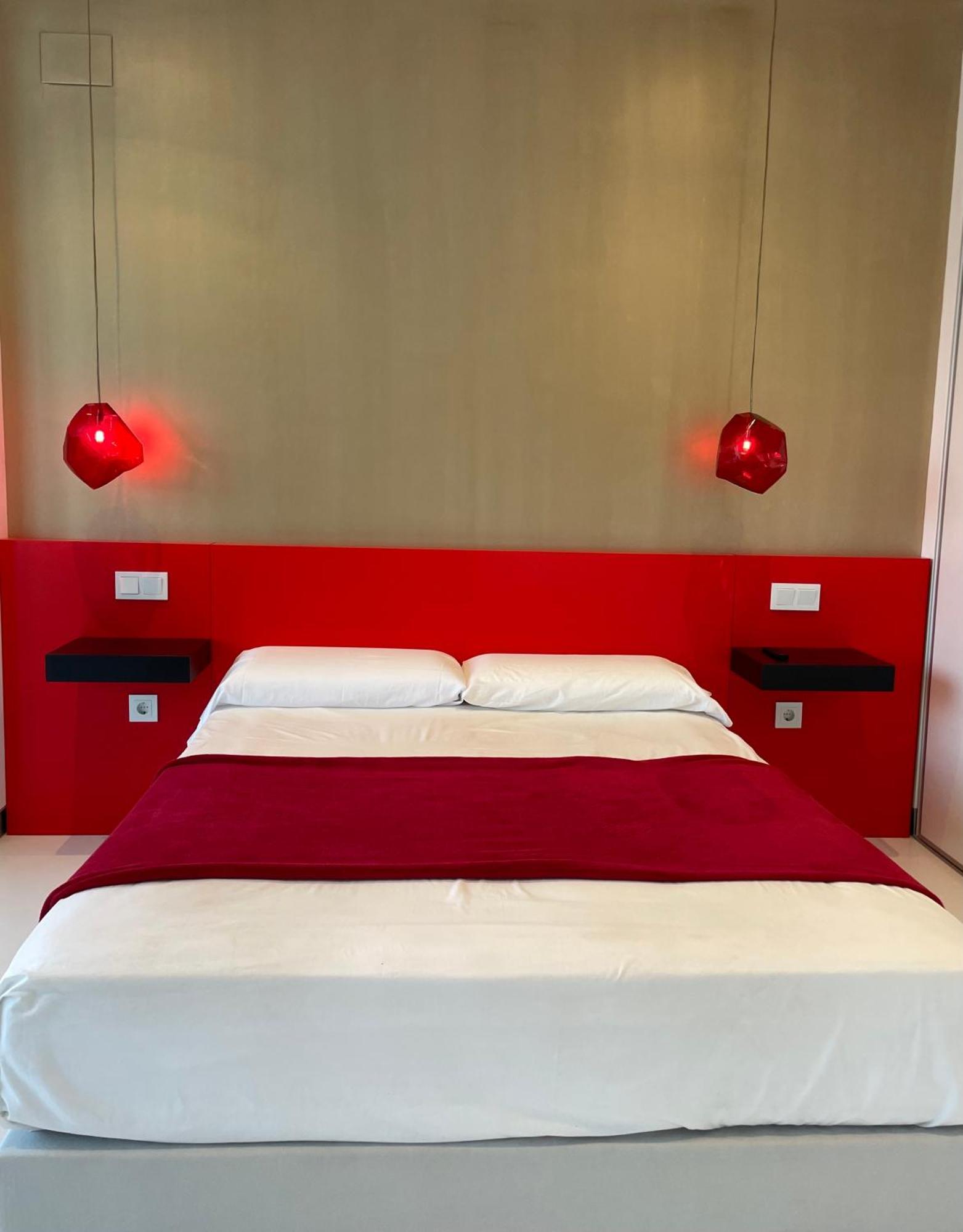 Lahola Glam Suites ตอร์เรโมลิโนส ภายนอก รูปภาพ